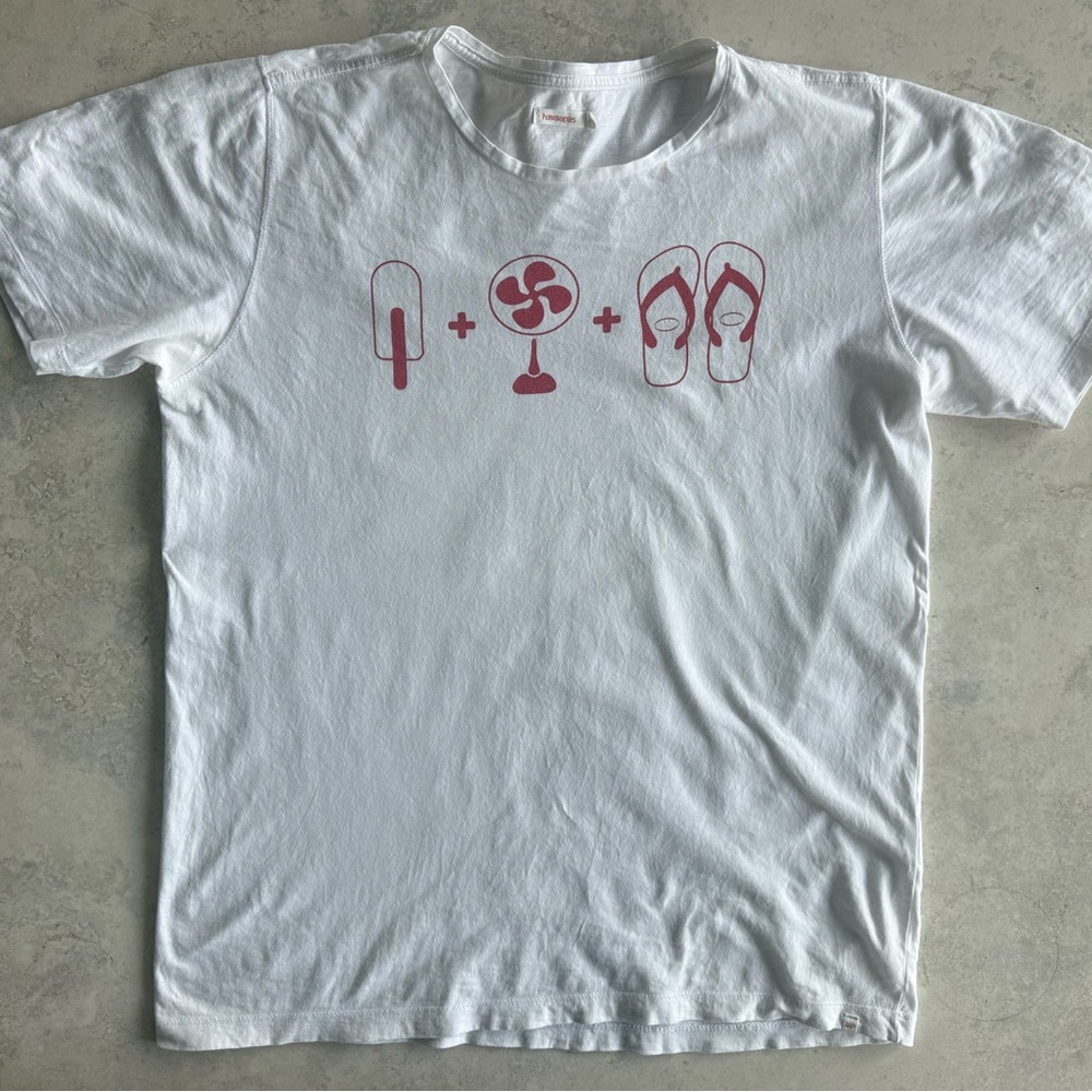 Havaianas Rare White Tee with Red Graphic